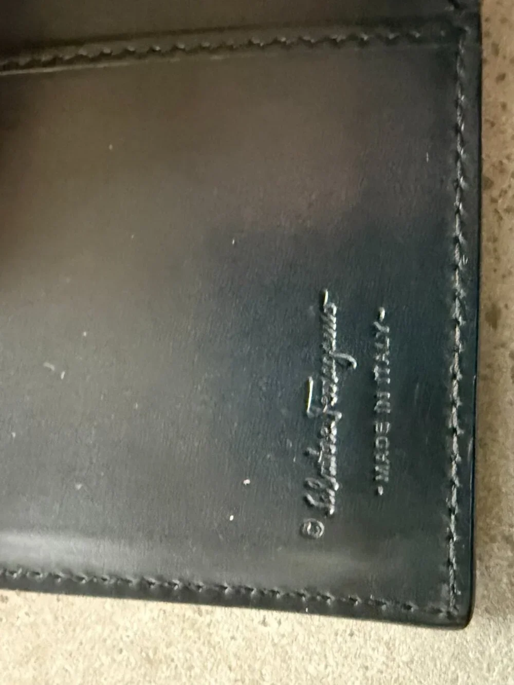 Ferragamo Gancini Leather Bifold Wallet Black Gold Logo Made in Italy - Picture 5 of 5